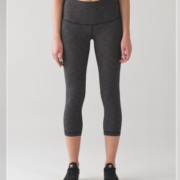 Lululemon🍋 Wunder Under Crop (Hi-Rise) *Full-On Luxtreme 21 - Picture 5 of 10